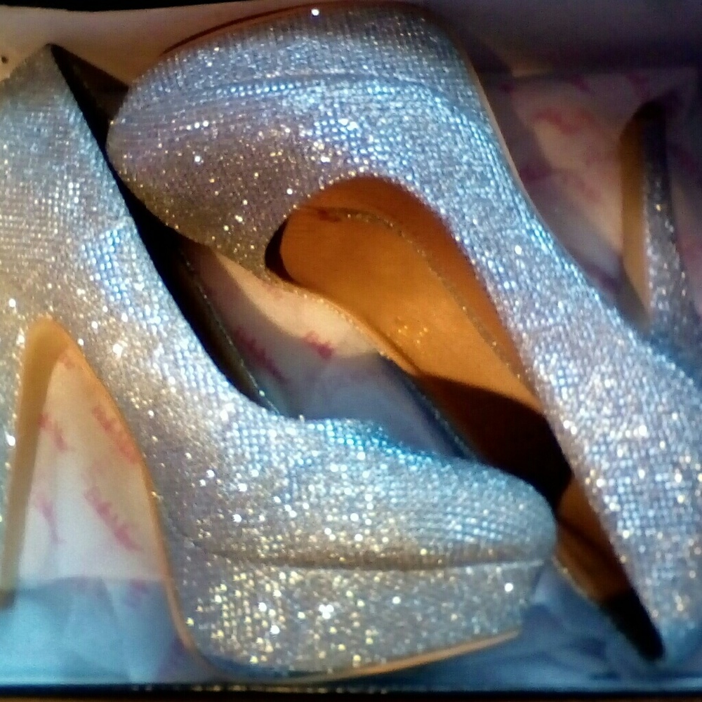 Bella Marie silver heels